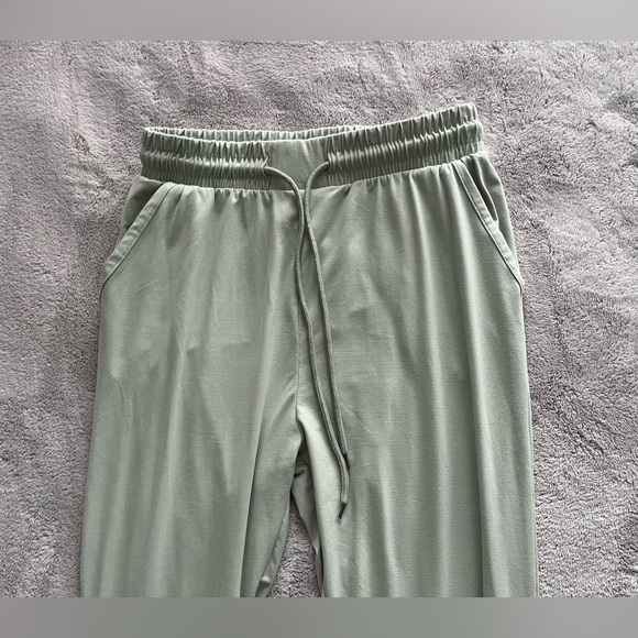 Light Green Leggings Depot Women’s Joggers Small - Picture 5 of 10